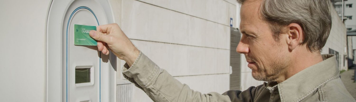 evq_kona_ev_charging1_21x7