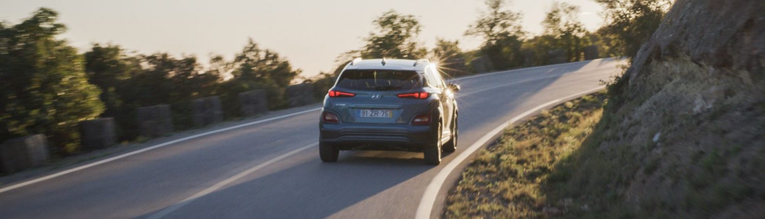 evq_kona_ev_driving6_21x7
