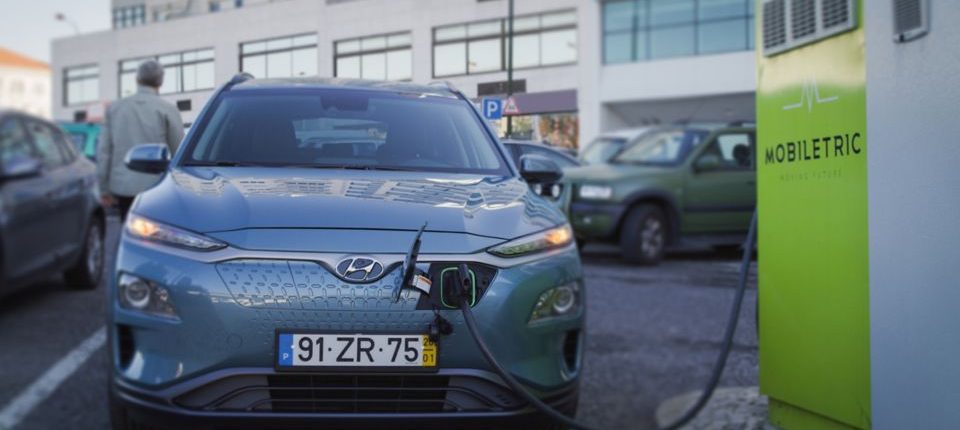 evq_kona_ev_fastcharger1_16x9